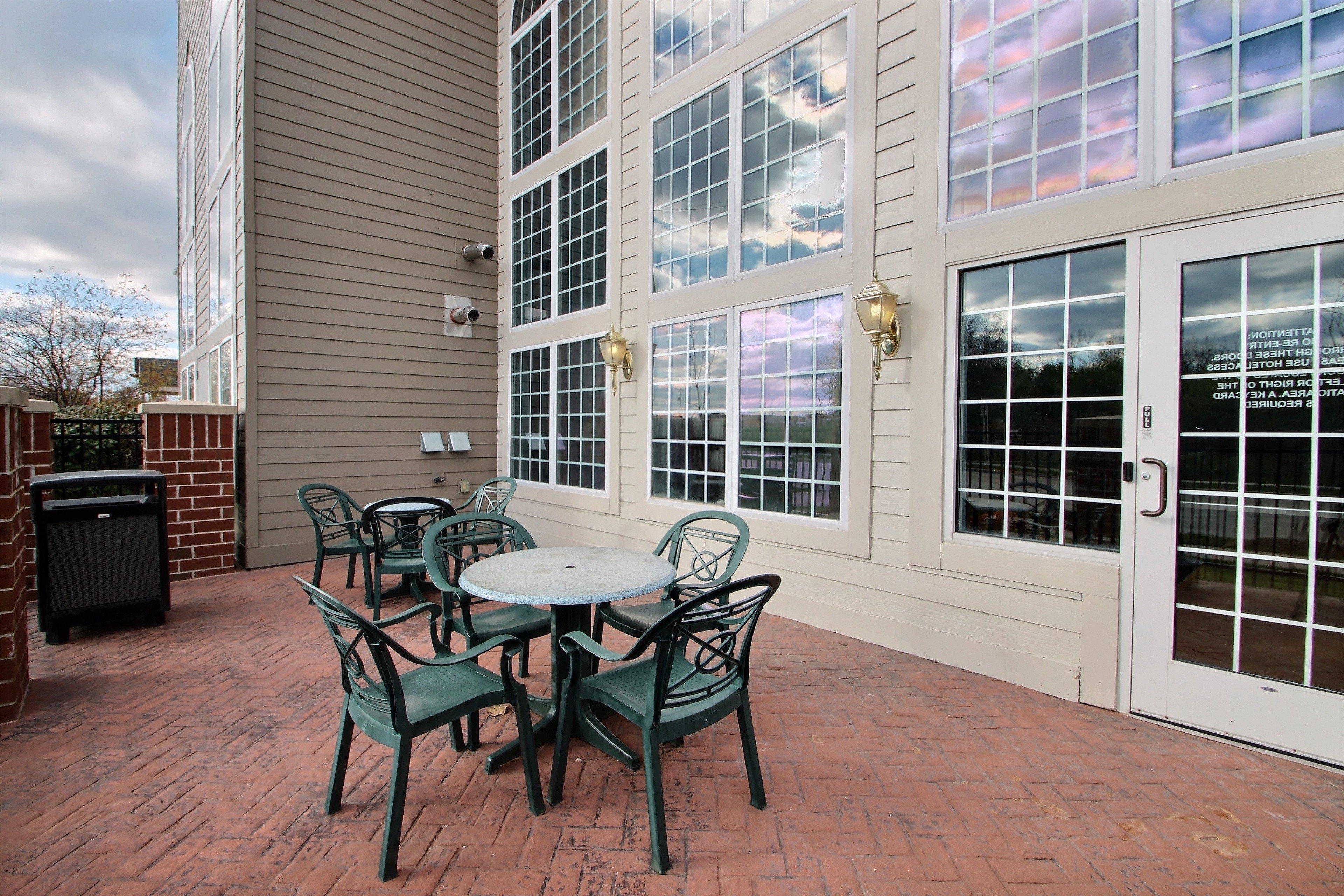 Holiday Inn Express Hotel & Suites Milwaukee Airport By Ihg Exterior foto