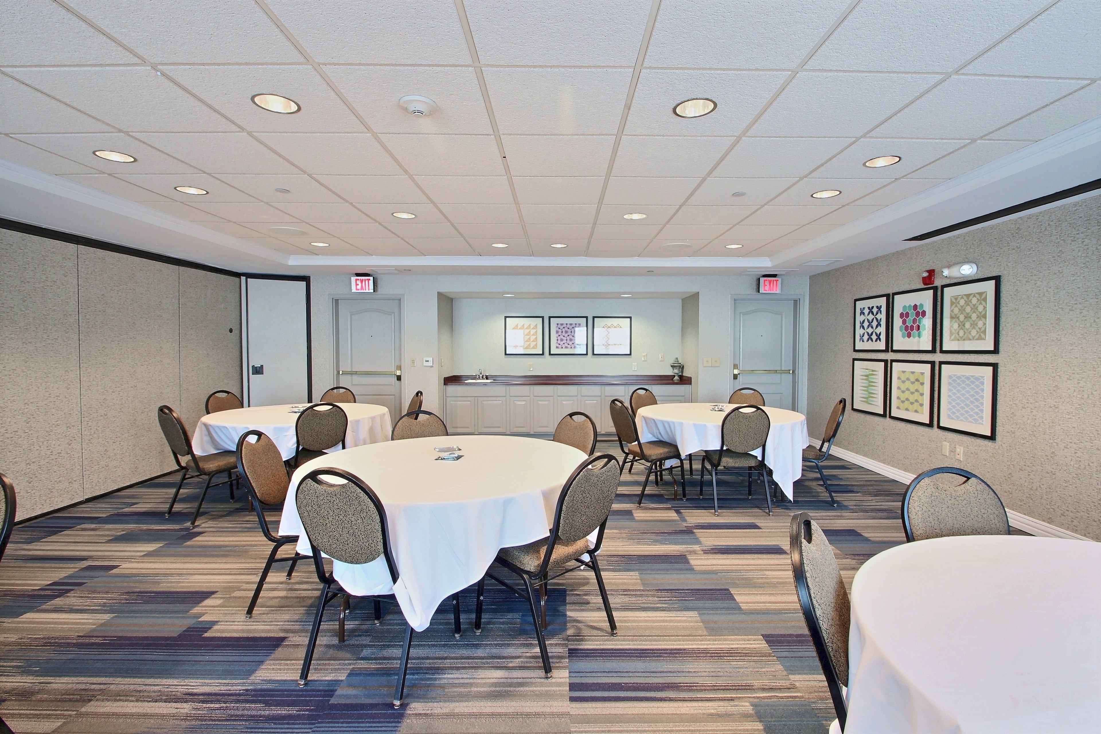 Holiday Inn Express Hotel & Suites Milwaukee Airport By Ihg Exterior foto