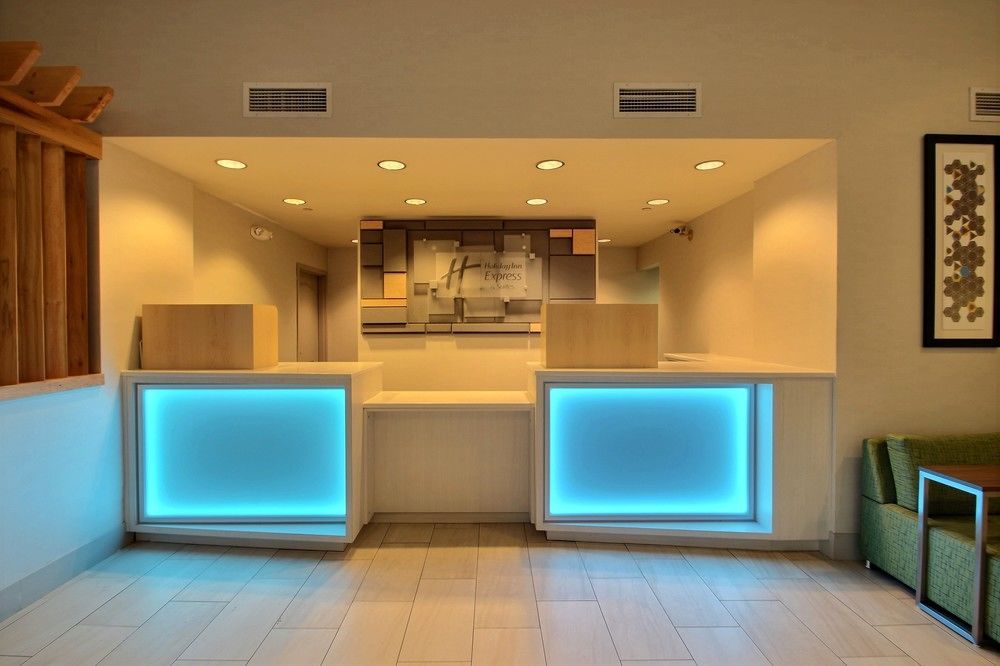 Holiday Inn Express Hotel & Suites Milwaukee Airport By Ihg Exterior foto